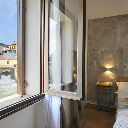 Vicino Ospedali E Colli - Vista Sul Torrente Rilassante *